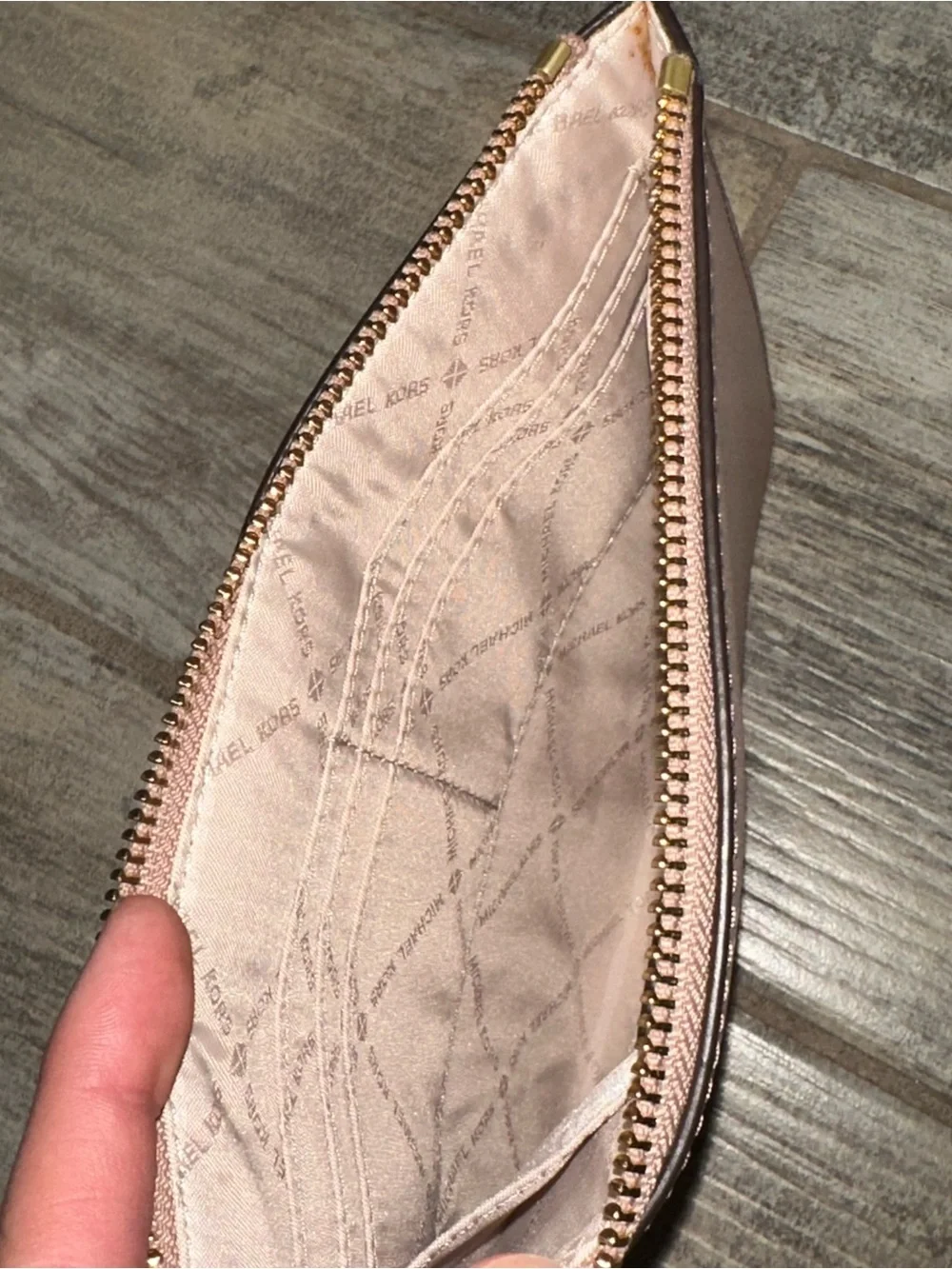 Michael Kors Dusty Rose Studded Leather Clutch⚜️